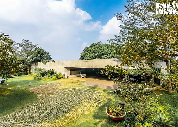 Stayvista At Paashaan- A Netflix Featured Home With A Heated Infinity Pool Lonavala