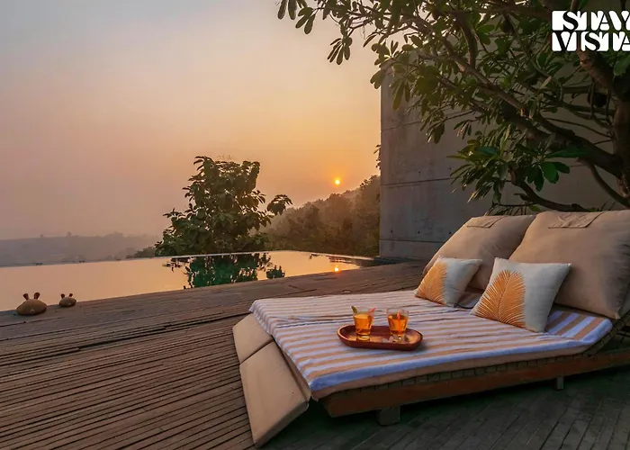Stayvista At Paashaan- A Netflix Featured Home With A Heated Infinity Pool Lonavala